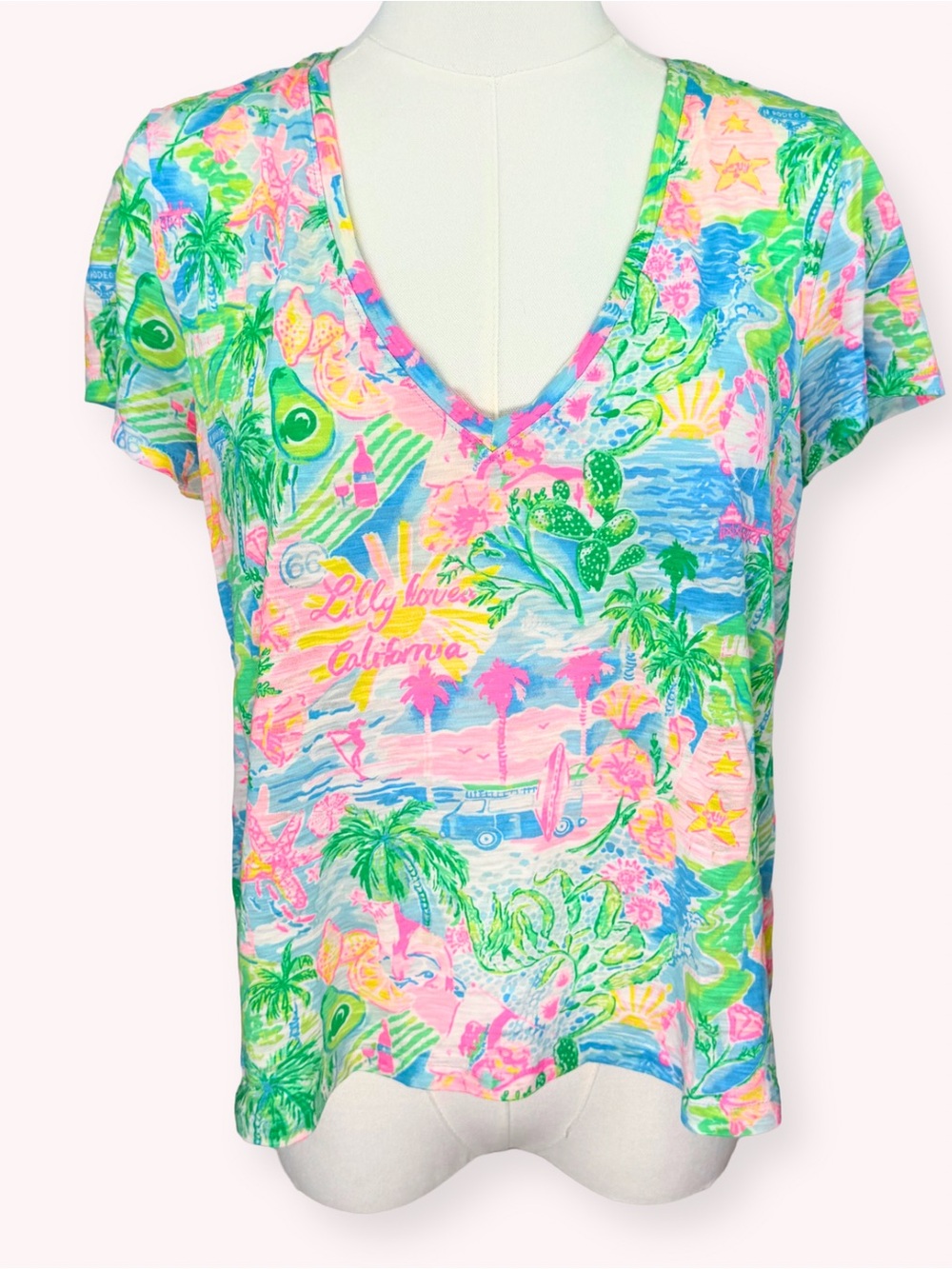Lilly Pulitzer Etta V-Neck Tee Lilly Loves California Size Medium EUC
